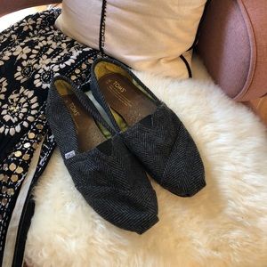 Grey herringbone wool Toms. Size 9.5. Never worn!